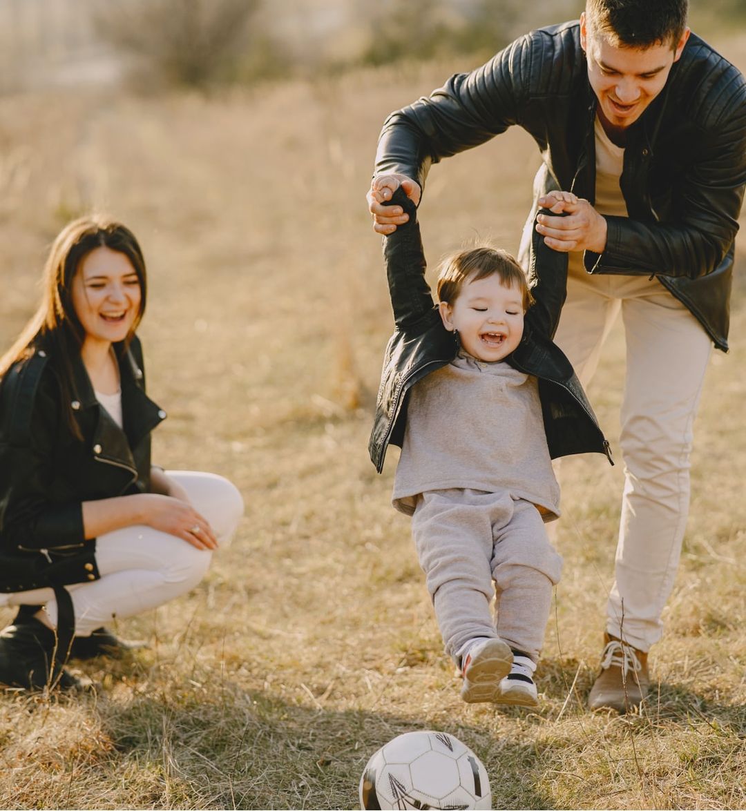 645e3bff5c50563900acdfcc_father-playing-football-with-young-child-min-p-1080