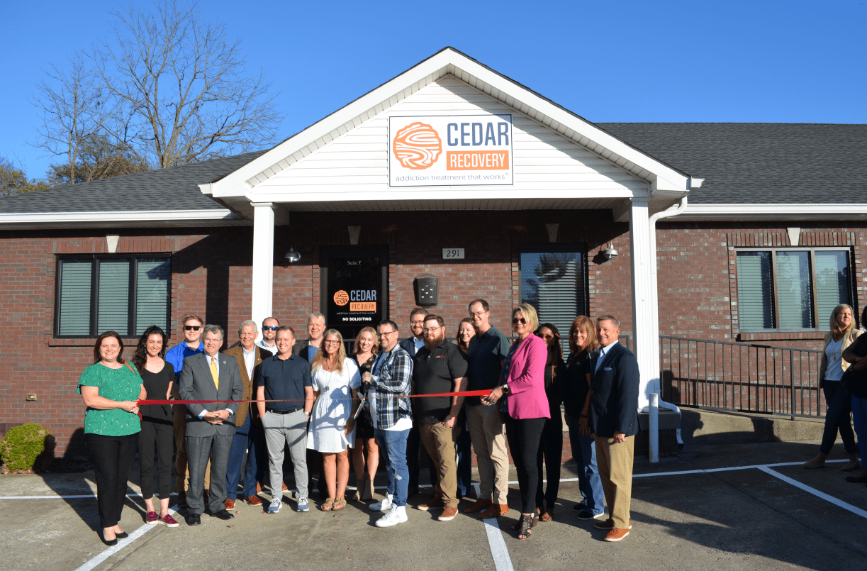 65d8cdc44a7b6e7d97ac2482_cedarrecovery-clarksville-ribbon-cutting-1